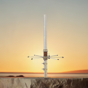 SIRIO 827 is a 5/8 ground plane antenna with a frequency range of 26-28 Mhz