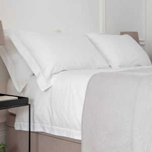 White 200 Thread Count Egyptian 40cm Deep Fitted Sheets