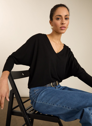 Ella Relaxed V-Neck Top - UK 12 | EU 38 | US 08 / Caviar Black