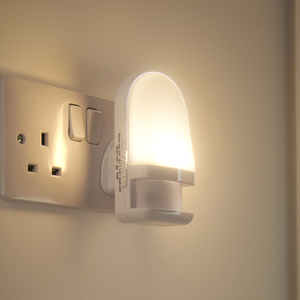 Plug In Colour Changing LED Night Light - Daylight Sensor