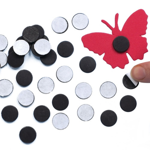 Zelfklevende kleine magneetjes