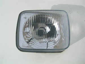 Headlamp RH - LHD to LA081991