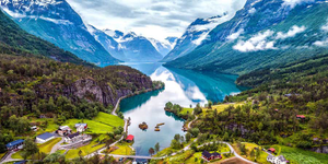 Norwayï¿1⁄2s Fjords & Railways
