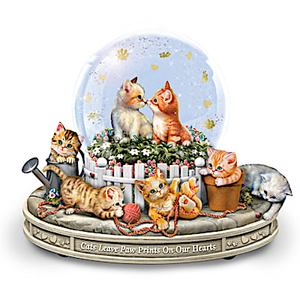 Paws-itively Precious Musical Glitter Globe