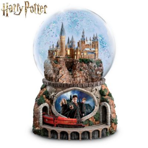 Journey To HOGWARTS Glitter Globe