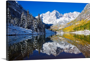Colorado, Near Aspen, Landscape Of Maroon Lake And Maroon Bells In Distance