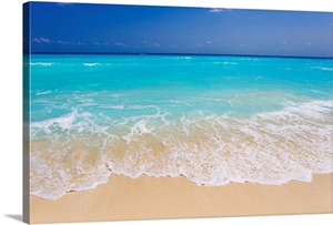 White sand and turquoise waters at the beaches in Cancun, Mexico