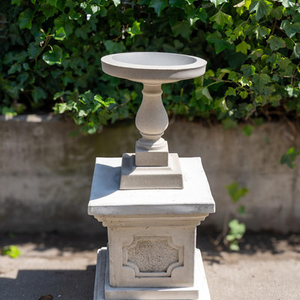 Classic Short Sandstone Bird Bath