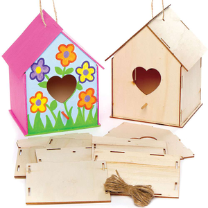 Hartjes vogelhuisjes van hout