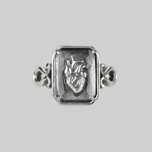 HEART KEEPER. Anatomical Heart Under GlassTM Ring - Silver