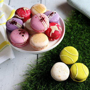 Summer Macaron Prosecco Gift Box
