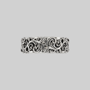 RULE. Ornate Flourish Band Ring - Silver - Silver / Small