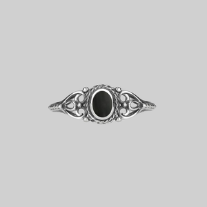 BLACK TIDE. Antique Onyx Gemstone Ring - Silver / Large