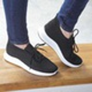 Airflow Slip-on Trainers Black- size 4