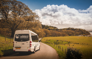 Stirling Castle, Loch Lomond & Cruise - 1 day tour