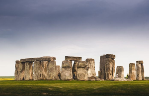 Stonehenge & Cotswold Villages - 1 day tour