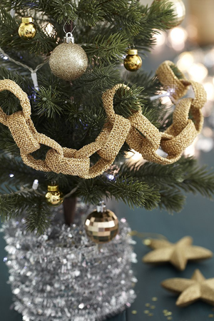 Christmas Chain Decoration Knitting Pattern