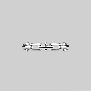 LUCIA. Spiked Chain Ring - Silver - Silver / Medium