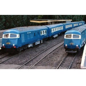 Blue Pullman sound decoders(twin)and speakers (21)