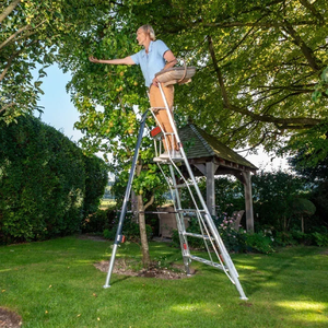 Henchman Fully Adjustable Tripod Ladder