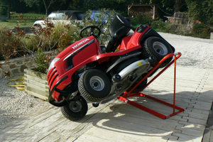 Cliplift Hydraulic Side Lift for Ride-on Mowers and Garden Tractors