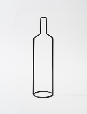 Tall Black Outline Vase no1