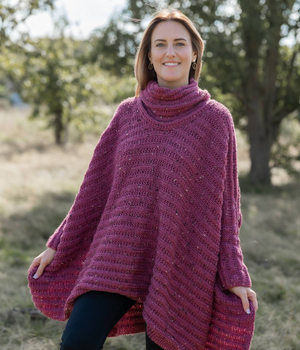 Ladies Draped-Neck Poncho in Emu Classic Tweed Chunky (1063)