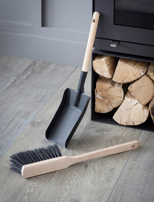Jutland Fireside Dustpan & Brush - Steel, Black