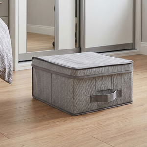 Clever Clothes Storage Box