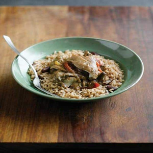 Brown Stew Chicken with Rice and Red Kidney Beans (Oven Cook Only)