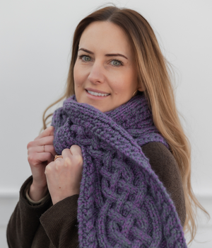 Cosy Cable-Knit Scarf in Athena Autumn Twist