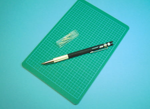 Expo pen knife with cutting mat - 10 spare bades