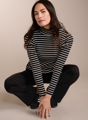 Vera Organic Cotton Top - UK 10 | EU 38 | US 06 / Caviar Black & Soft White