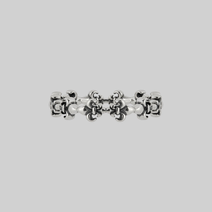 MUTINY. Medieval Band Ring - Silver - Silver / Medium