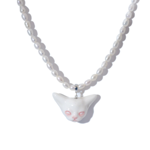 Angry Puss Porcelain Freshwater Pearl Necklace (15")