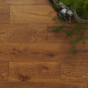 Uniqo Golden Brushed & Lacquered Engineered Oak Flooring