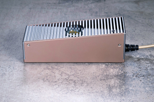 iFi Audio iPower Elite Strömdosa - Aluminium/Mörk brons, 15V/3.5A