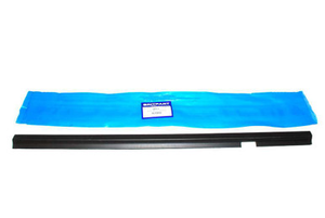 ALR5982 - Defender Rear Side Door - Right Hand Outer Waist Seal Left Hand