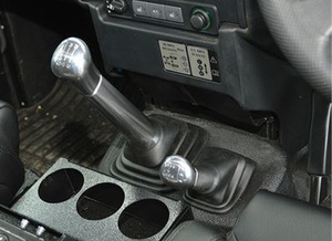 DA5051 - Aluminium Gear and Transfer Knobs for Land Rover Defender from 2007 Onwards - Fits All Defender Puma Models