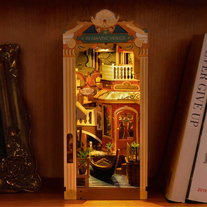 Romantic Venice Street Book Nook Kit