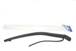 DKB500310PMD - Discovery 2 Rear Wiper Arm - Includes Hose for Washer System