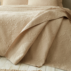 Pineapple Elephant Casablanca Pinsonic Quilted 220cm x 230cm Bedspread Set Natural