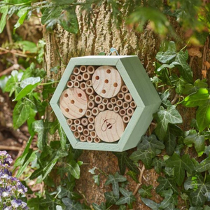 Wood & Bamboo Mason Bee HexBox I 13 x 15 x 6 cm