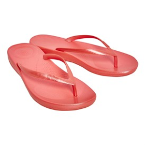 FitFlop Womens Iqushion Ergonomic Flip Flops Pearlized Rosy Coral