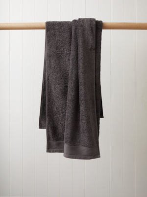 Oasis Bath Towel in Charcoal