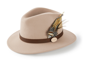 The Suffolk Fedora in Pebble (Fawn Feather)