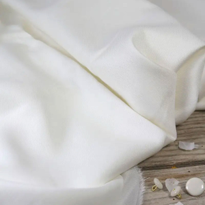 Tissu nacre sergé de viscose - Églantine & Zoé