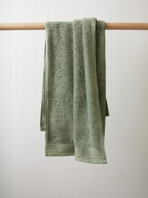 Oasis Bath Towel in Fern