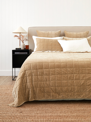 Maison Velvet Quilt in Caramel