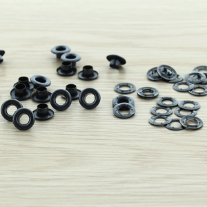 Sachet de 100 oeillets 5 mm avec rondelles - Noir